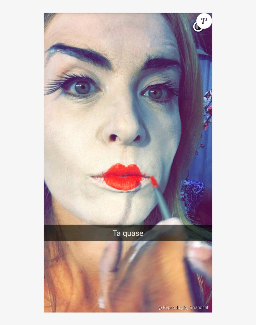 Angélica Usou Um Batom Vermelho E O Rosto Pintado De - Poster, transparent png