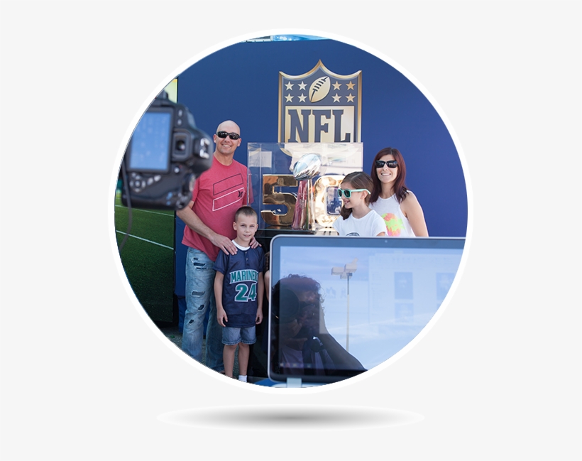 Learn More About The Tour Stop Coming To Your Base - 2015 Topps Strata Signatures Football Hobby Box (sealed), transparent png