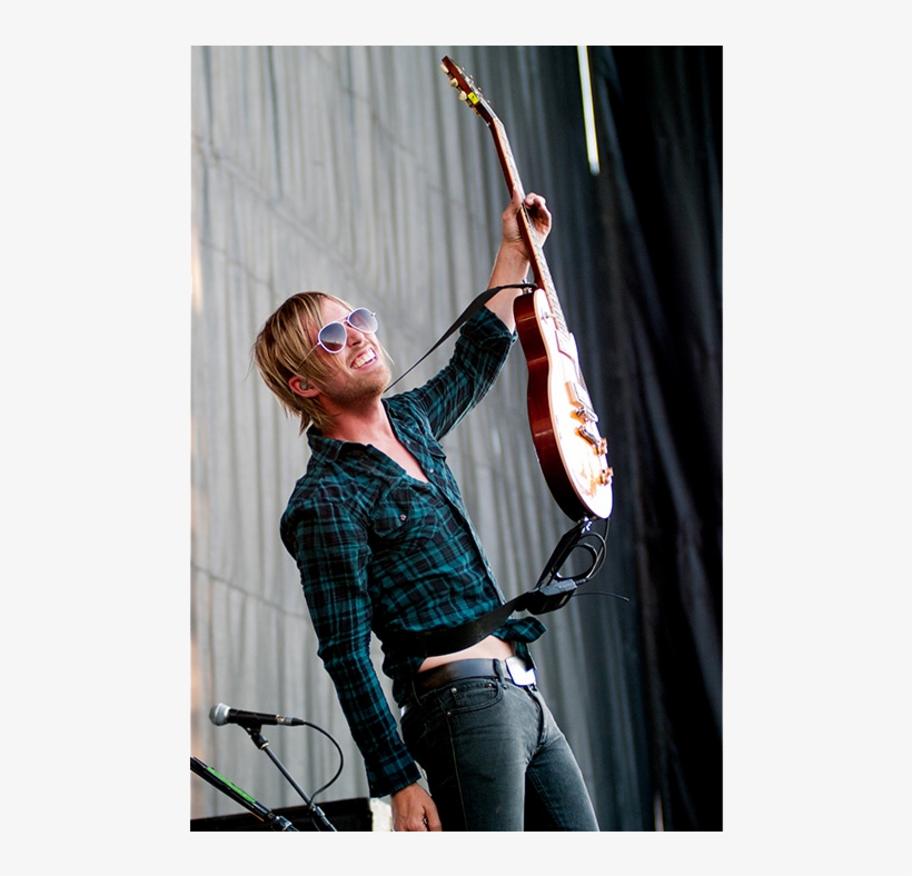 Hayley Williams On Stage At The Sleep Train Amphitheater - Climbing, transparent png