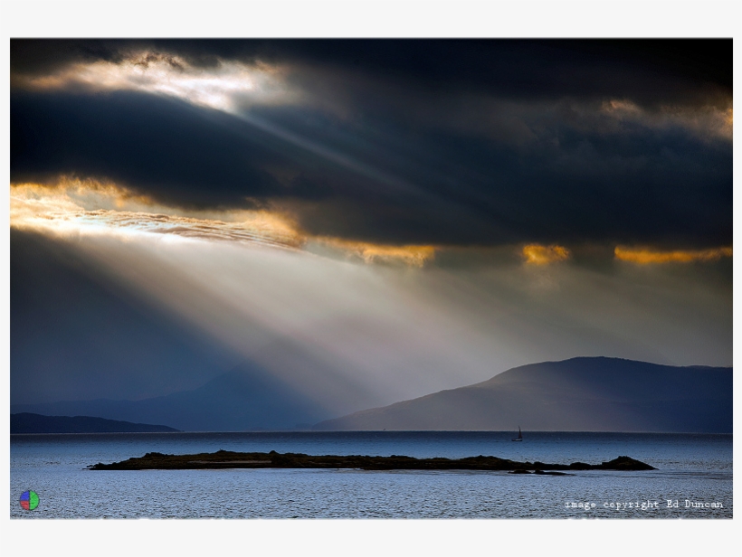 The Sun Coming Through The Clouds - Sea, transparent png