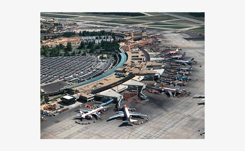 Chocan Dos Aviones En El Aeropuerto De Madrid - Madrid Barajas Terminal 1, transparent png