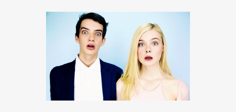Elle Fanning 壁纸 Possibly Containing A Well Dressed - Kodi Smit-mcphee, transparent png