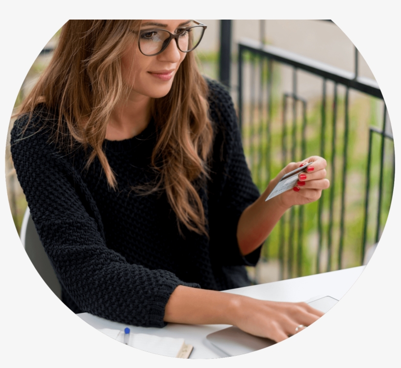 Lady Holding An Atm Card - Credit Card, transparent png