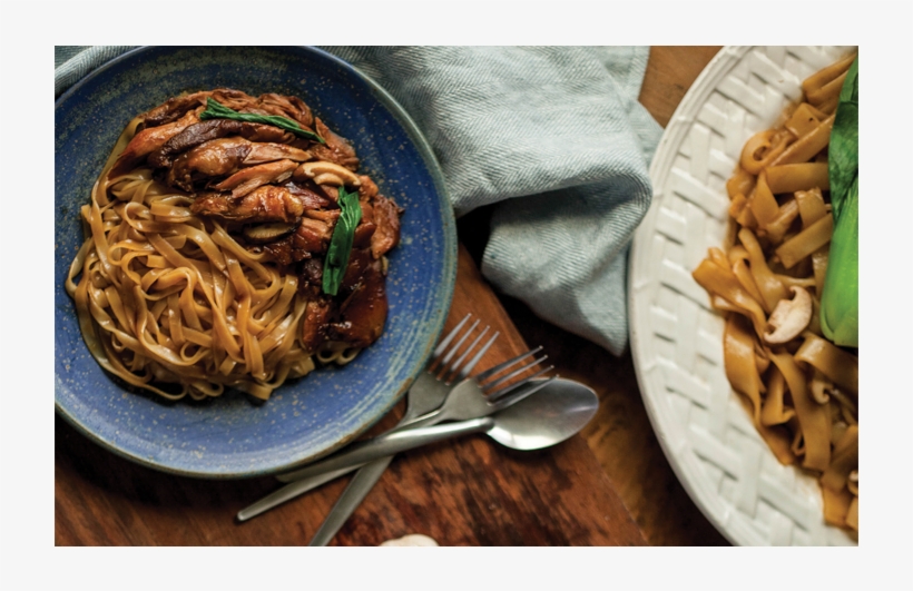 Braised Hocks And Bok Choy With Hofan Noodles - Tagliatelle, transparent png