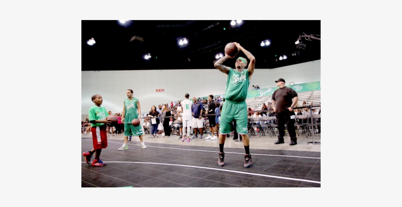 062715 Shows Betx Sprite Celeb Basketball Chris Brown - Chris Brown, transparent png