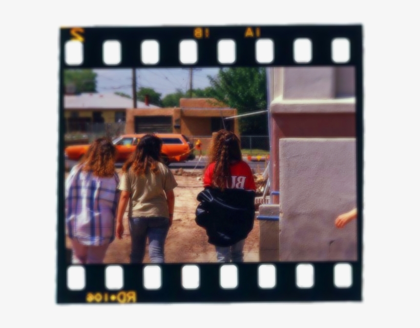 Hogares Film Slides Ext Group Of Girls Walking Backs - Tractor In The Valley Baseball Cap, transparent png