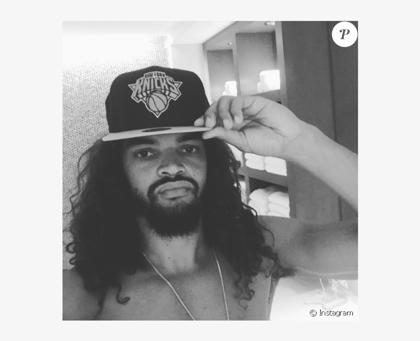 Joakim Noah Pose Avec La Casquette Des Knicks Sur Instagram,, transparent png