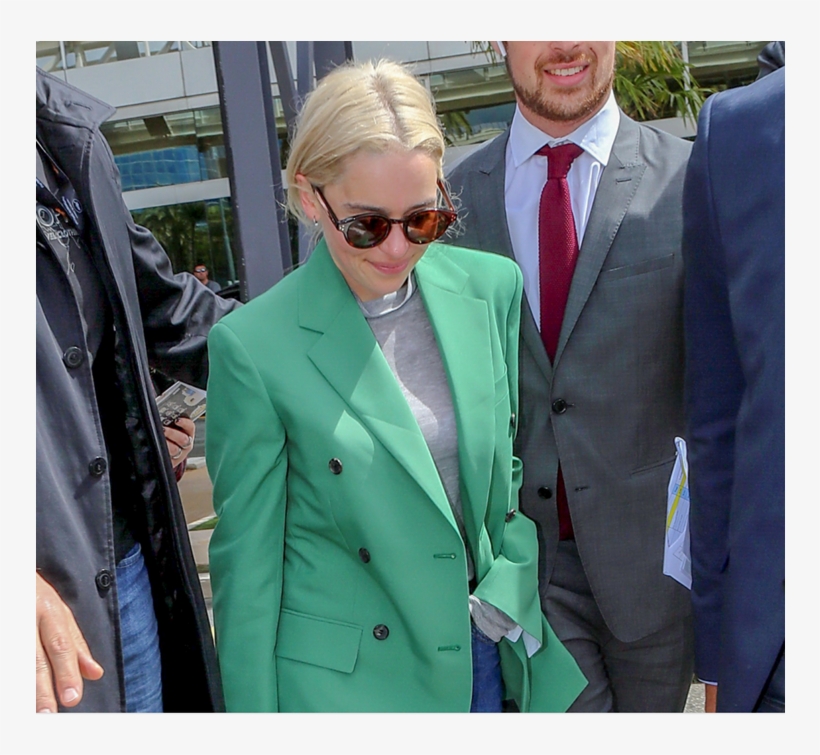 Εμφανίστηκε Με Το Outfit Που Θέλουμε Να Φοράμε Όλη - Emilia Clarke Green Jacket, transparent png