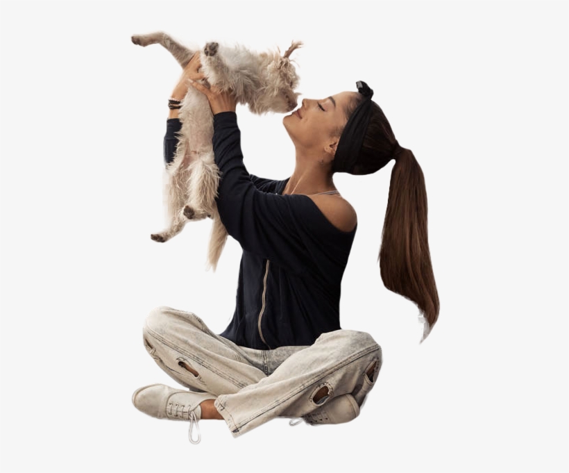 Ariana Grande Cuddling With A Cat - Ariana Grande Sitting Png, transparent png
