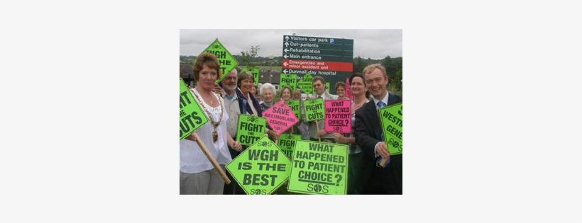 Tim And Nhs Sos Campaigners Celebrate The Cardiac Unit - Grass, transparent png