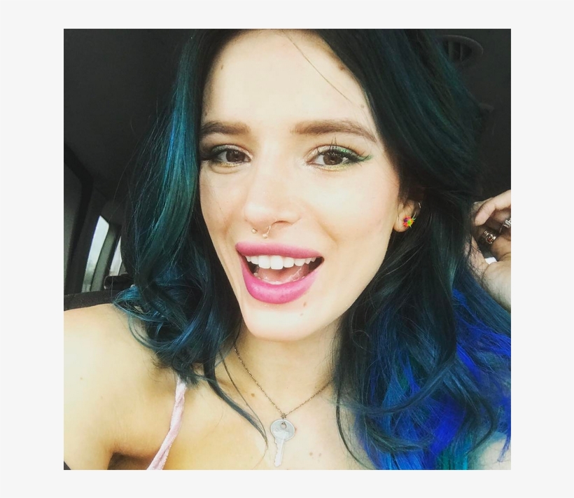 Bella Thorne En Couple Avec Kristen Stewart "je Serais - Bella Thorne Green Blue Hair, transparent png