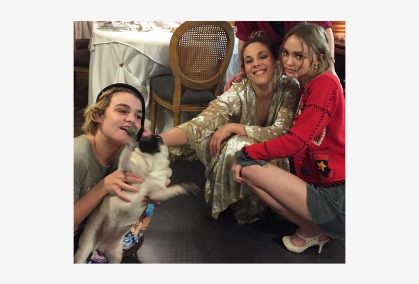 Comment Les Stars Ont Passé Les Fêtes De Fin D'année - Lily Rose Depp Et Son Frère, transparent png