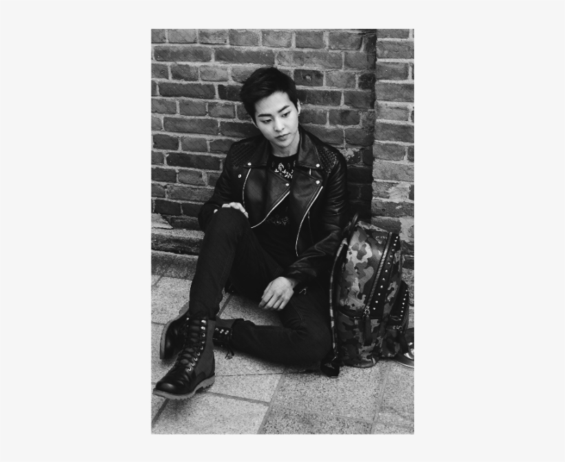 Xiumin Exo - Sitting, transparent png