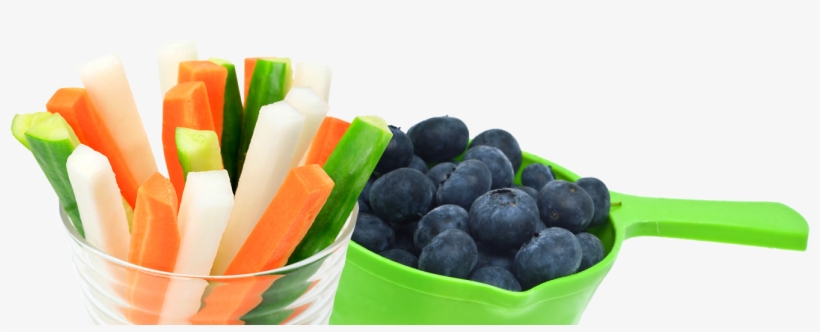 Una Taza De Zanahorias Picadas, Pepino Y Jícama Y Una - Vegetables Sticks, transparent png