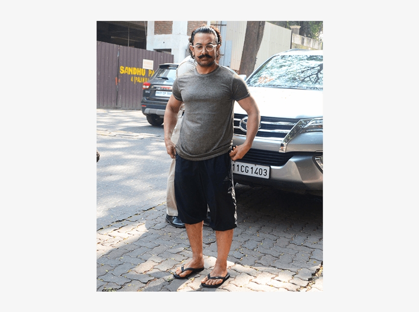 Aamir Khan - Standing, transparent png