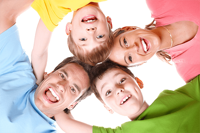 Happy Family With Nice Smiles - Stonebrook Family Dental (700x466), Png Download