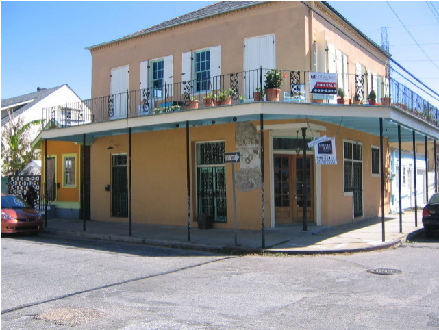Penthouse Of Creole Building, Amazing Balcony With - Commercial Building (800x533), Png Download