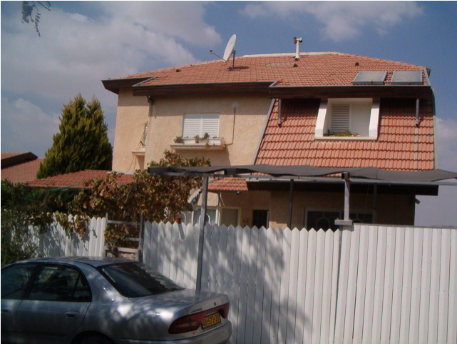 Nice Big Villa In A Quiet Neigbourhood - Roof (800x533), Png Download