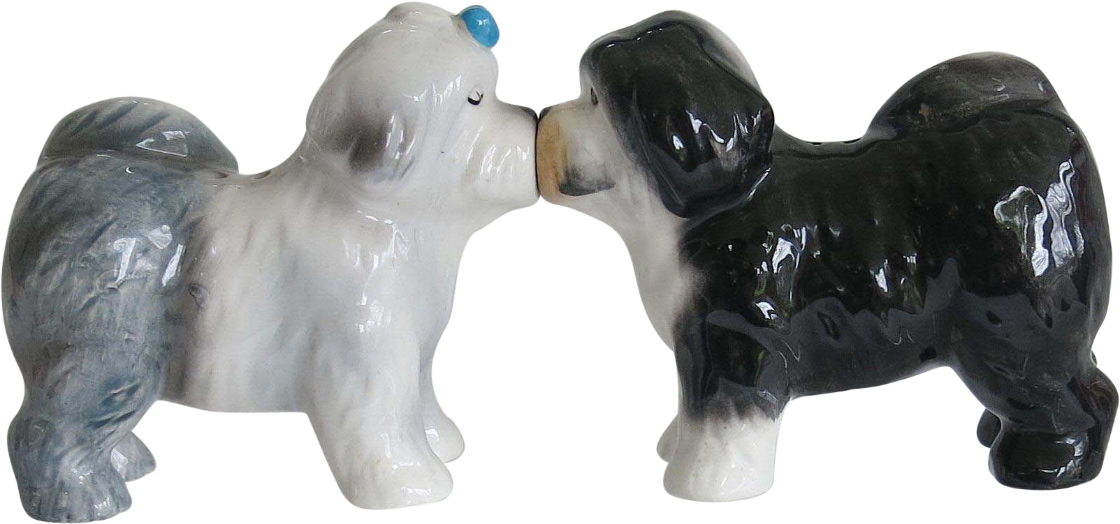 Vintage Kissing Old English Sheepdog Shaker Set - Figurine (1602x1602), Png Download