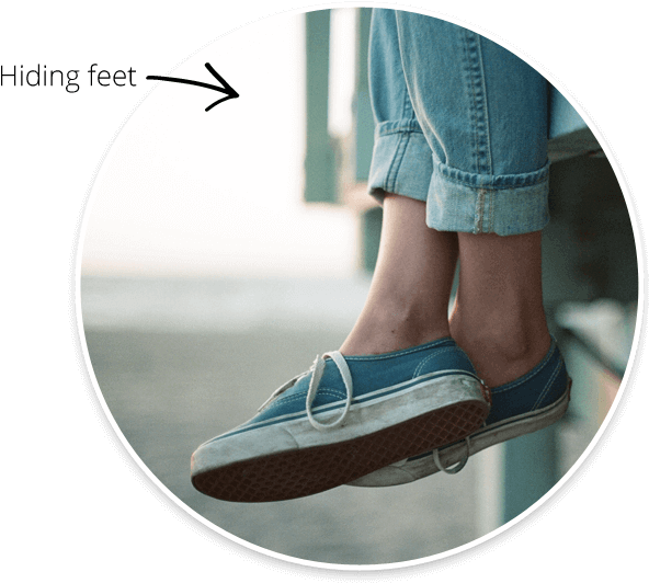 Hiding-feet - Portable Network Graphics (615x550), Png Download