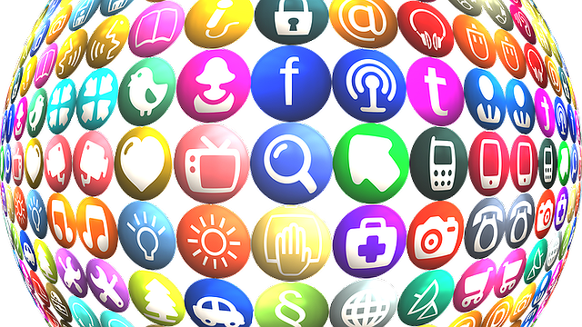 Grupos E Contatos Em Redes Sociais Estão Se Transformando - Public Domain Social Media (640x360), Png Download