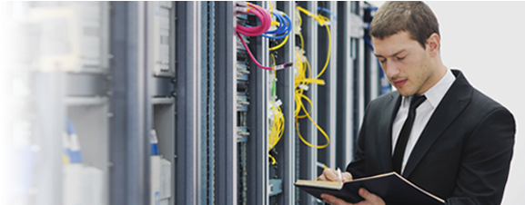 Cloud And Data Center - Persona En Datacenter (585x225), Png Download