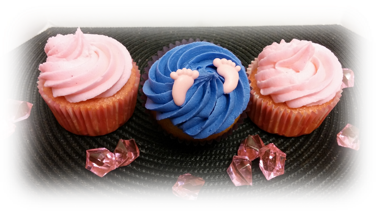 Strawberry Cupcakes With Vanilla Frosting And Vanilla - Cupcake (1207x679), Png Download