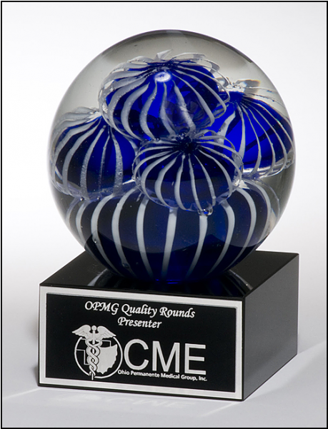 Art Glass Globe With Blue And White Sea Anemone Design - Sea Glass Awards (600x600), Png Download