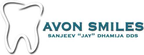 Avon Smiles Logo - Avon (539x238), Png Download
