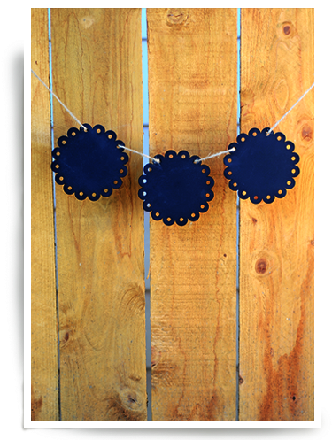 Scallop Circle Chalkboard - Plank (400x510), Png Download