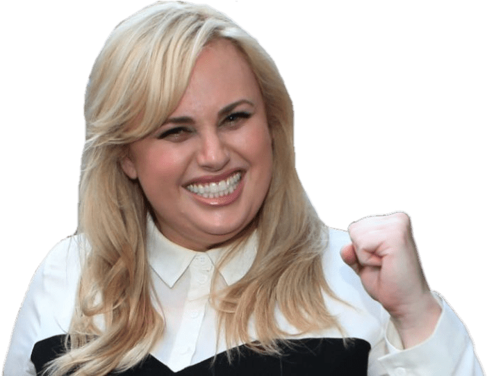 Rebel Wilson Fist Up Png - Rebel Wilson Transparent (960x540), Png Download