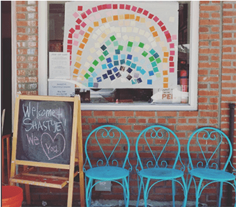 Shastye Art Gallery & Play Space - Windsor Chair (500x300), Png Download