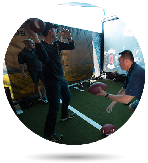 Plus Have Their Photo Taken With The Vince Lombardi - Inflatable (517x569), Png Download