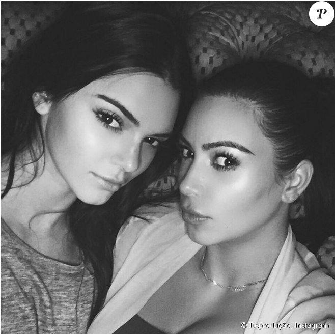 Kendall Jenner E A Irmã Mais Velha, Kim Kardashian - Kendall Jenner (950x655), Png Download