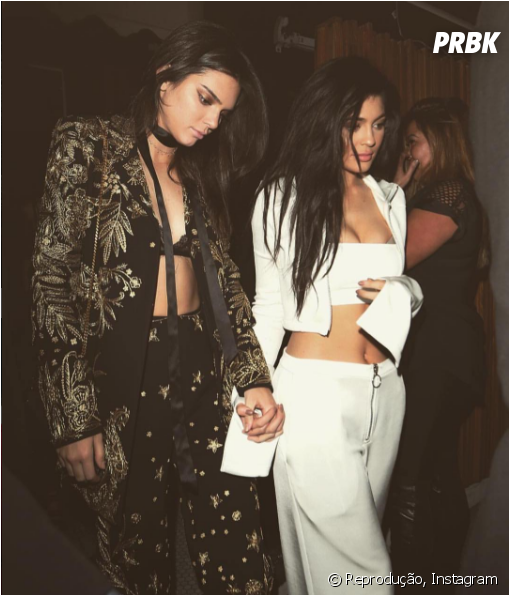 Kendall Jenner Ganha Declaração De Kylie - Tube Top With Blazer (624x600), Png Download