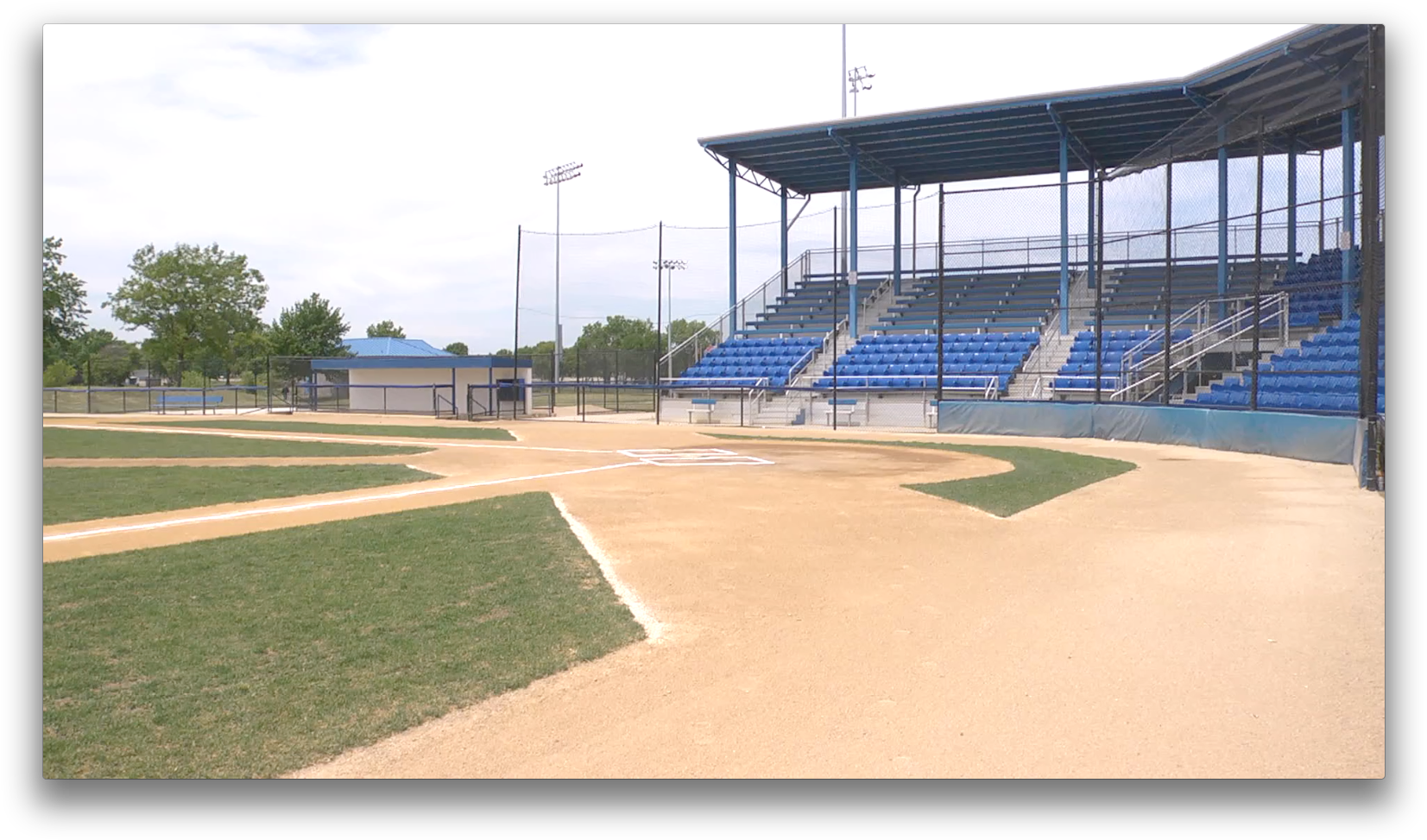 Baseball Field - Baseball (1668x988), Png Download