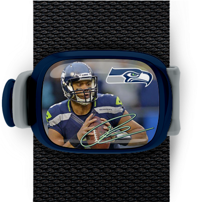 Russell Wilson Stwrap - Russell Wilson Signed Seahawks 16x20 Photo - Wilson (550x400), Png Download