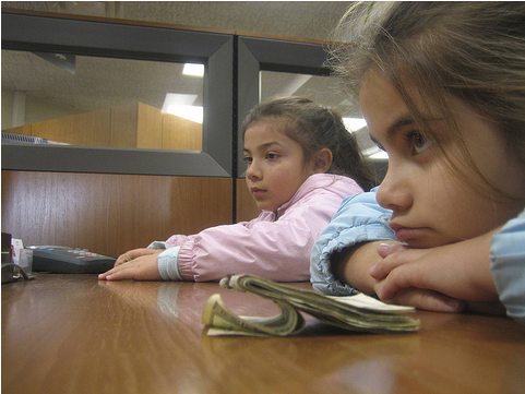 Two Kids At A Bank - Girl (640x360), Png Download