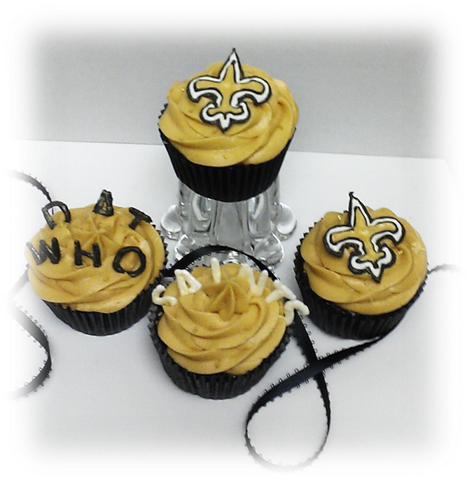 New Orleans Saints Football Theme Cupcakes - Saints Cupcakes (673x690), Png Download