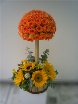 To-05 Esfera De Rosas Con Girasoles En Base De 2 Pisos - Esfera En Arreglos Florales (574x340), Png Download