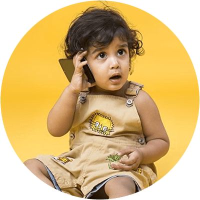 1-2 Years - Indian Baby With Mobile (400x400), Png Download
