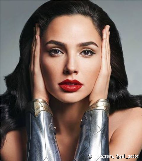 Descobrimos O Segredo Dos Cabelos Da Mulher-maravilha - Happy Birthday Gal Gadot (790x569), Png Download