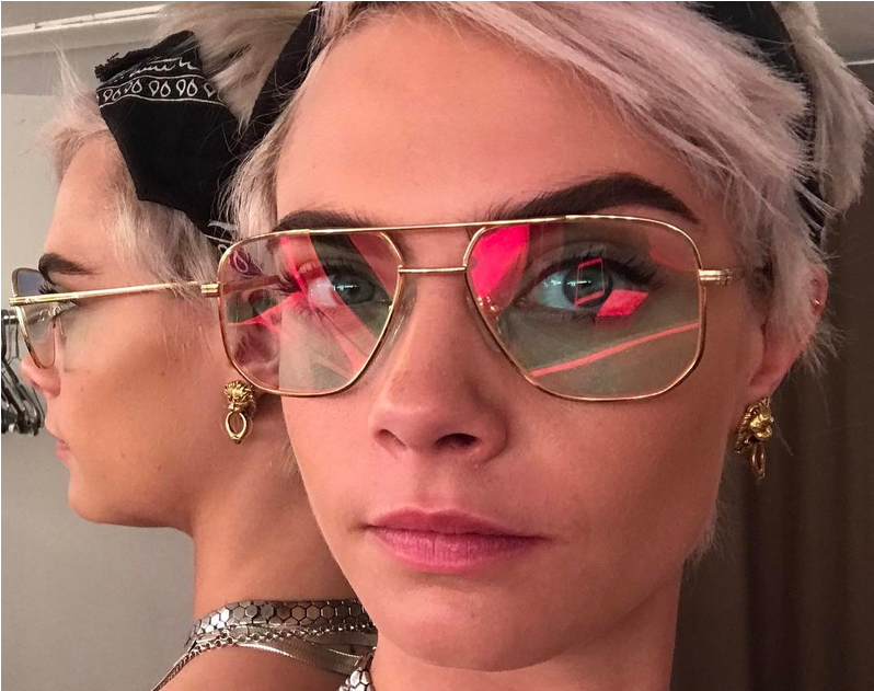 Cara Delevingne Ose La Coupe Ultra Courte Et La Couleur - Cara Delevingne Haircut 2017 (1200x630), Png Download