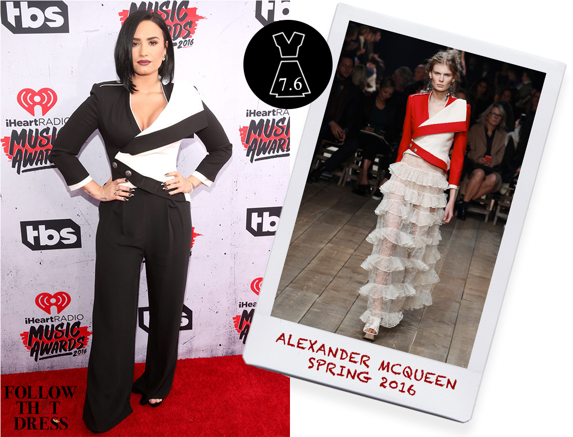 Everything About Her Look Is Good It's Flattering, - Demi Lovato Red Carpet Looks (1168x880), Png Download