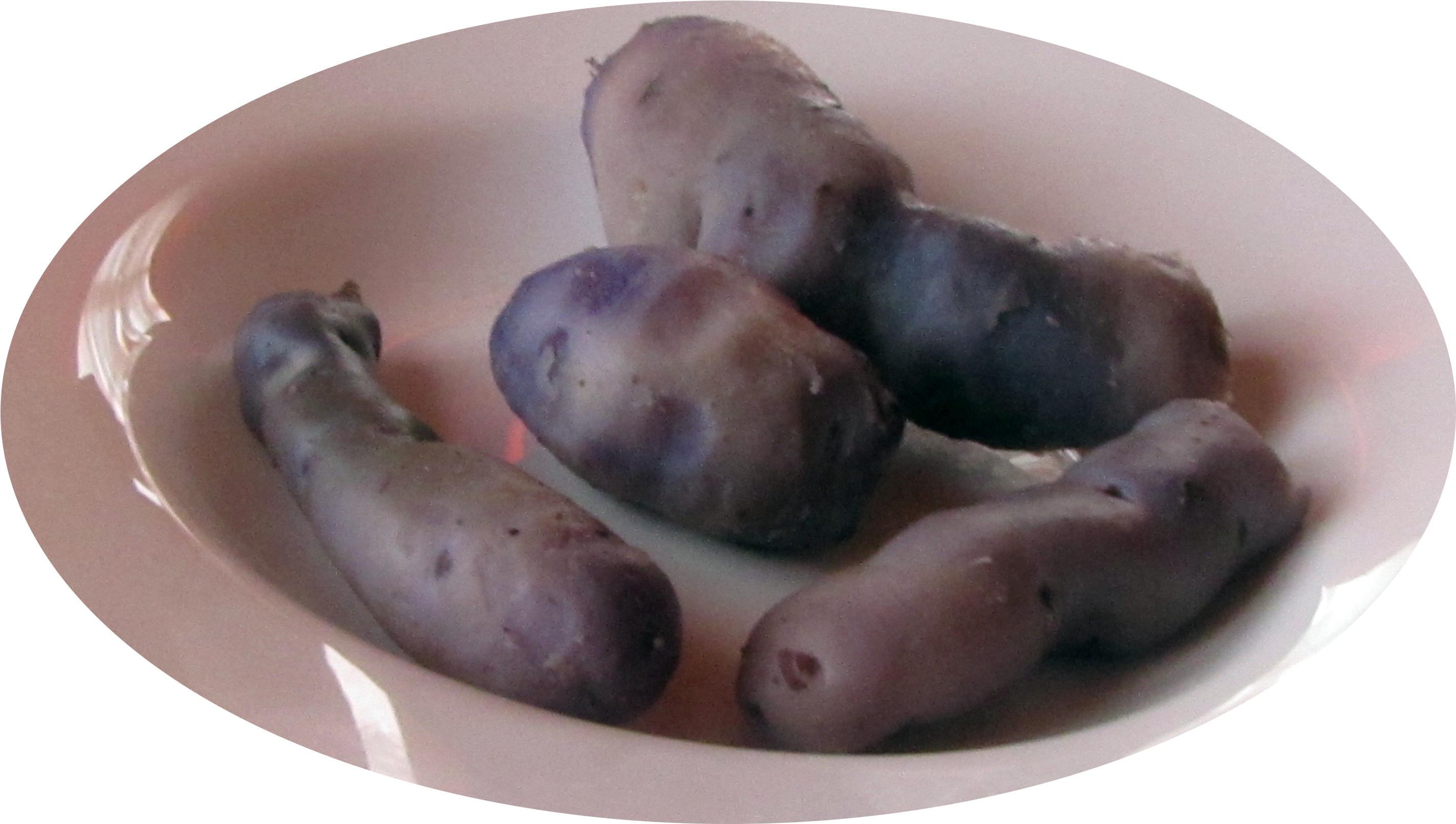 Plato De Papas Azules Hervidas - Fingerling Potato (2916x1711), Png Download