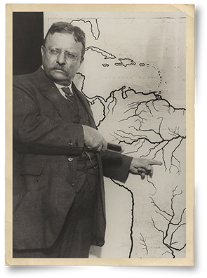 Theodore Roosevelt About To Descend The River Of Doubt - América Latina Y Estados Unidos: Una Historia Entre (310x412), Png Download