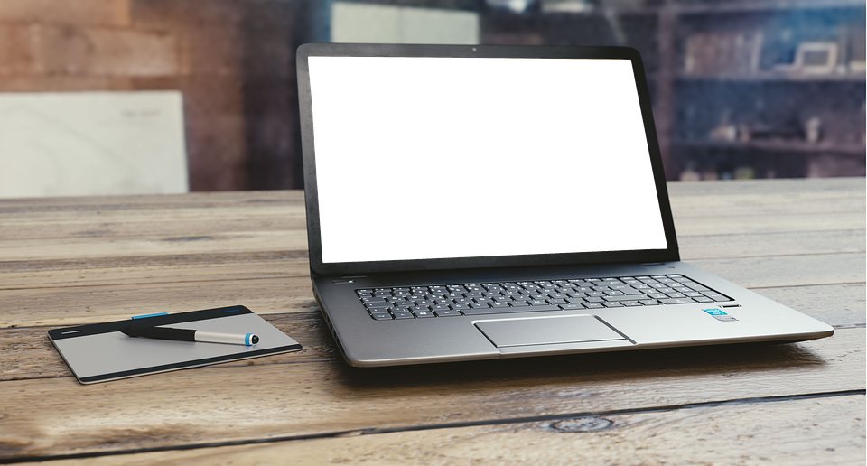 Laptop, Computer, Blank, White, Transparent, Screen - Fast Wireless Charger,maxear Fast Charge Qi Wireless (960x516), Png Download