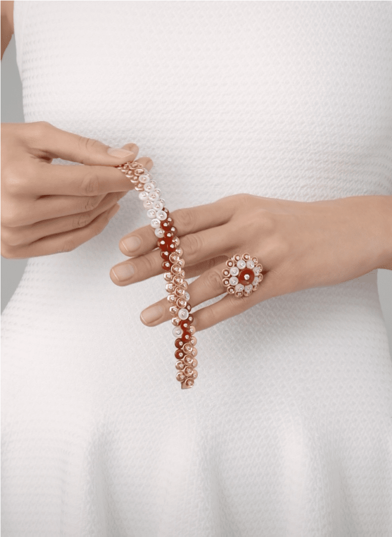 Van Cleef & Arpels Bouton D'or Bracelet Woman (1070x1070), Png Download