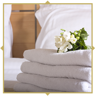 Decoration At Hotel Gamla Stan In Stockholm - Paradise Pillows Luxurious Paradise Spa Collection (477x359), Png Download