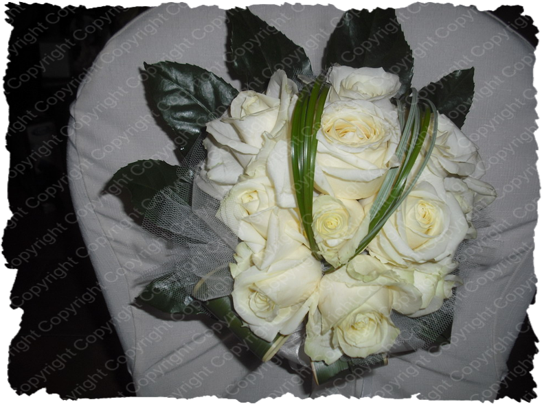 Flower Arrangements For Churches - Bocquet Of Flowers For Church (796x597), Png Download
